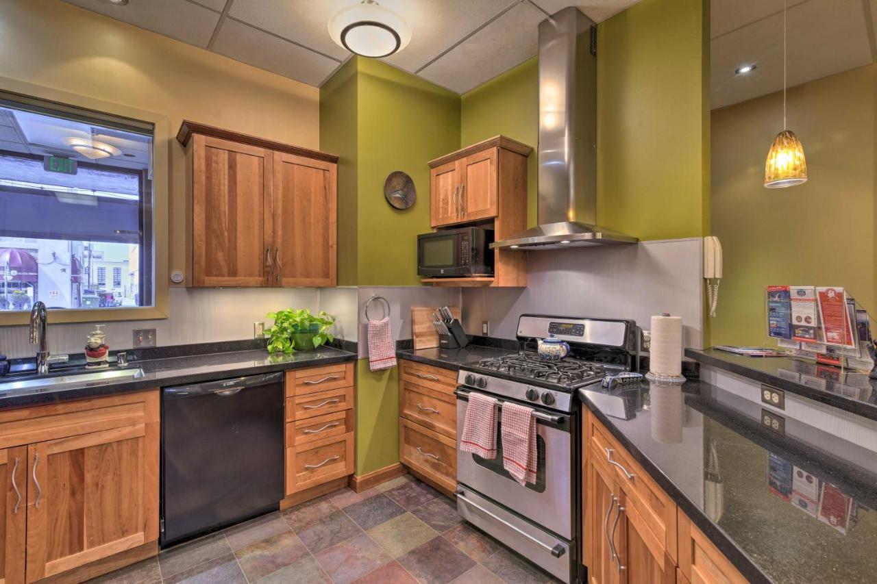 Idyllic Dtwn Anchorage Condo With Fireplace! Exterior foto